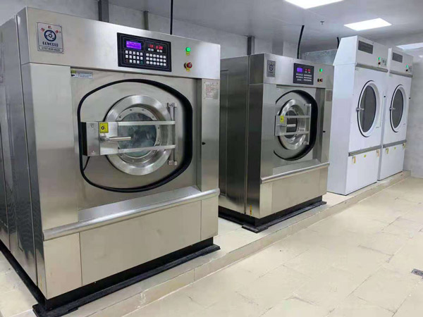 學校洗衣房設備的全自動洗脫機怎么使用？